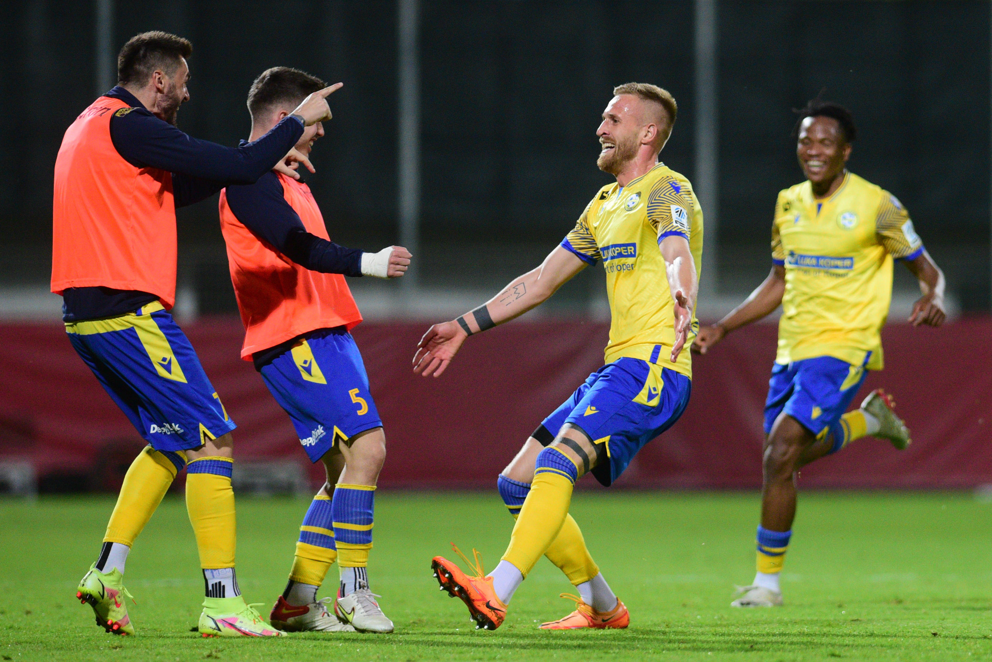 蒂姆新星持续失利表现突出，塞尔维亚队前途光明！