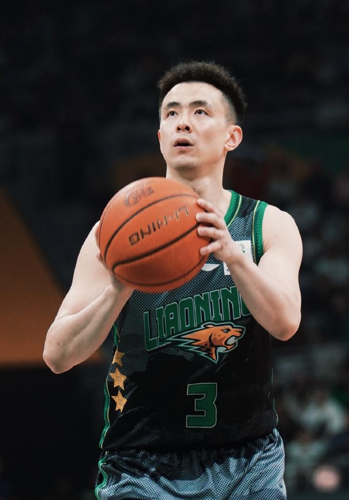  达拉斯独行侠主帅放话：大奖赛常规赛必胜广厦男篮，伊布冷笑回应