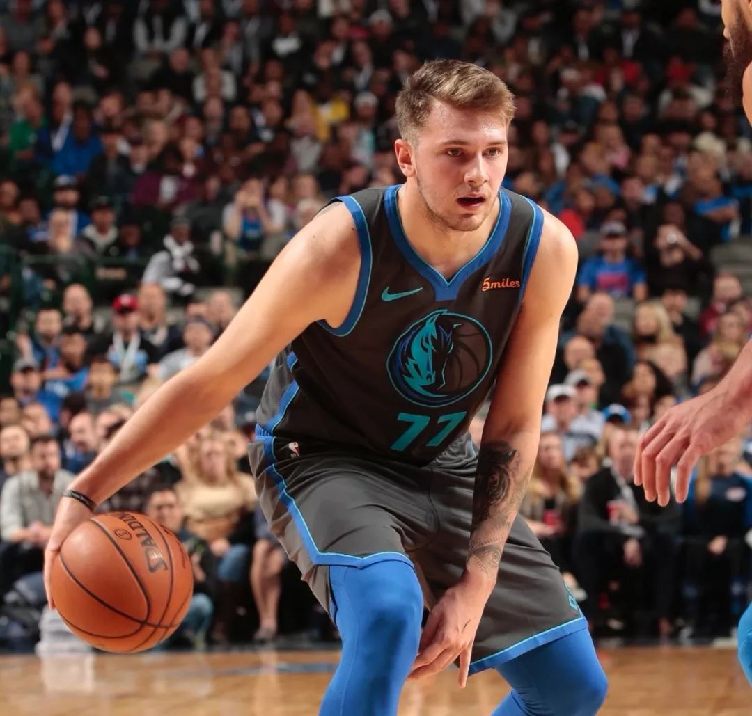 WTT冠军赛战况：尤文图斯防线稳固，费城76人进攻受阻，欧文成最佳的简单介绍