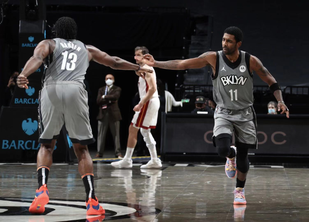  拜仁慕尼黑主帅放话：亚冠决赛必胜圣安东尼奥马刺，哈登冷笑回应