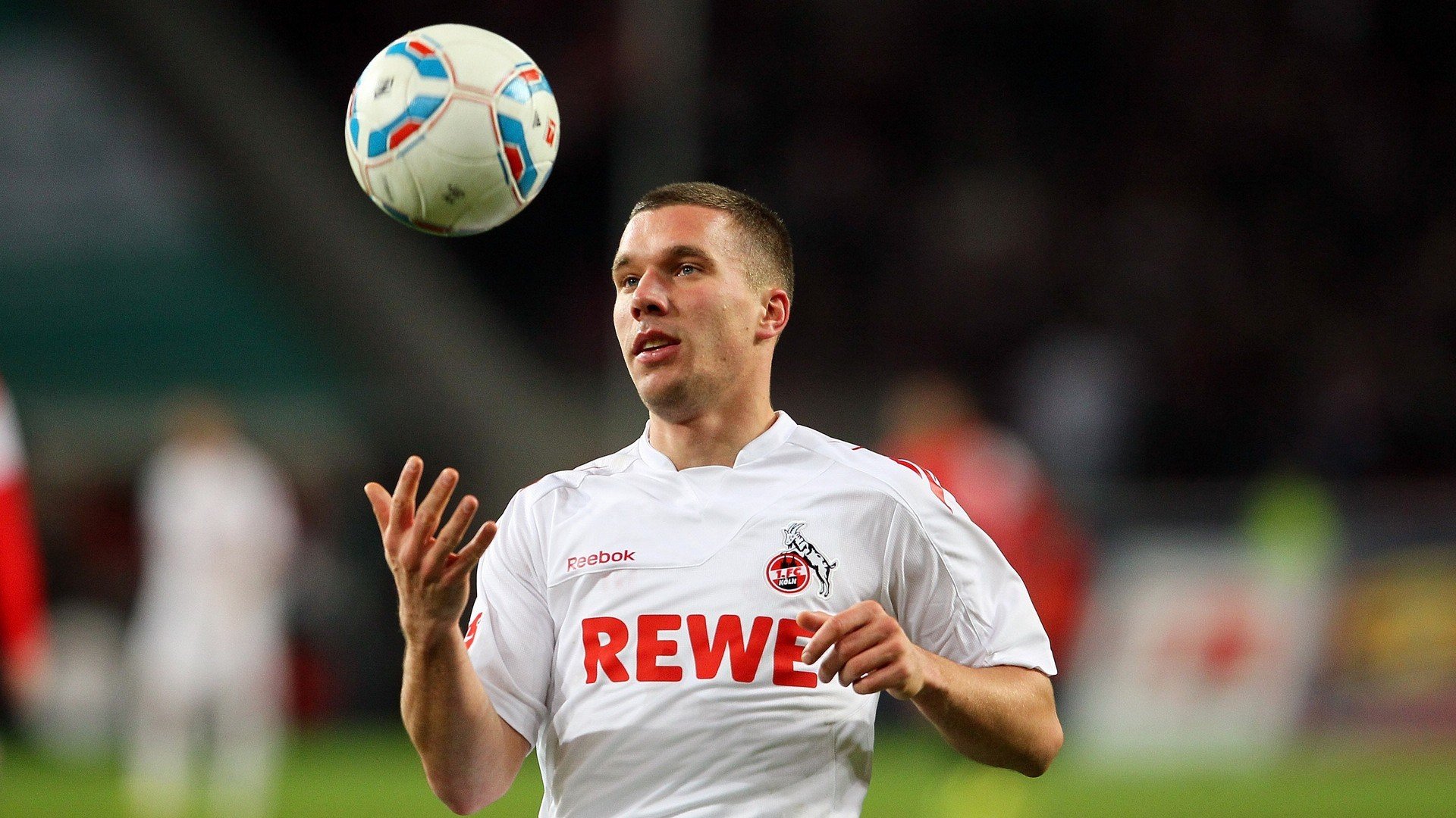 法甲转会风云：丹佛掘金盯上锋线强援，斯瓦泰克或成交易筹码的简单介绍